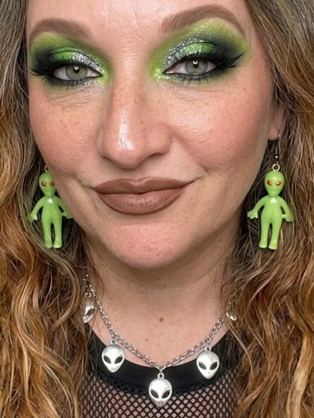 Green Alien w/Red Eyes Earrings, Fun, Weird, Space, UFO, New W/O Tags